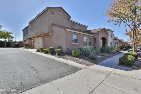 $1,975 | 3007 East Harrison Street, Gilbert, AZ 85295