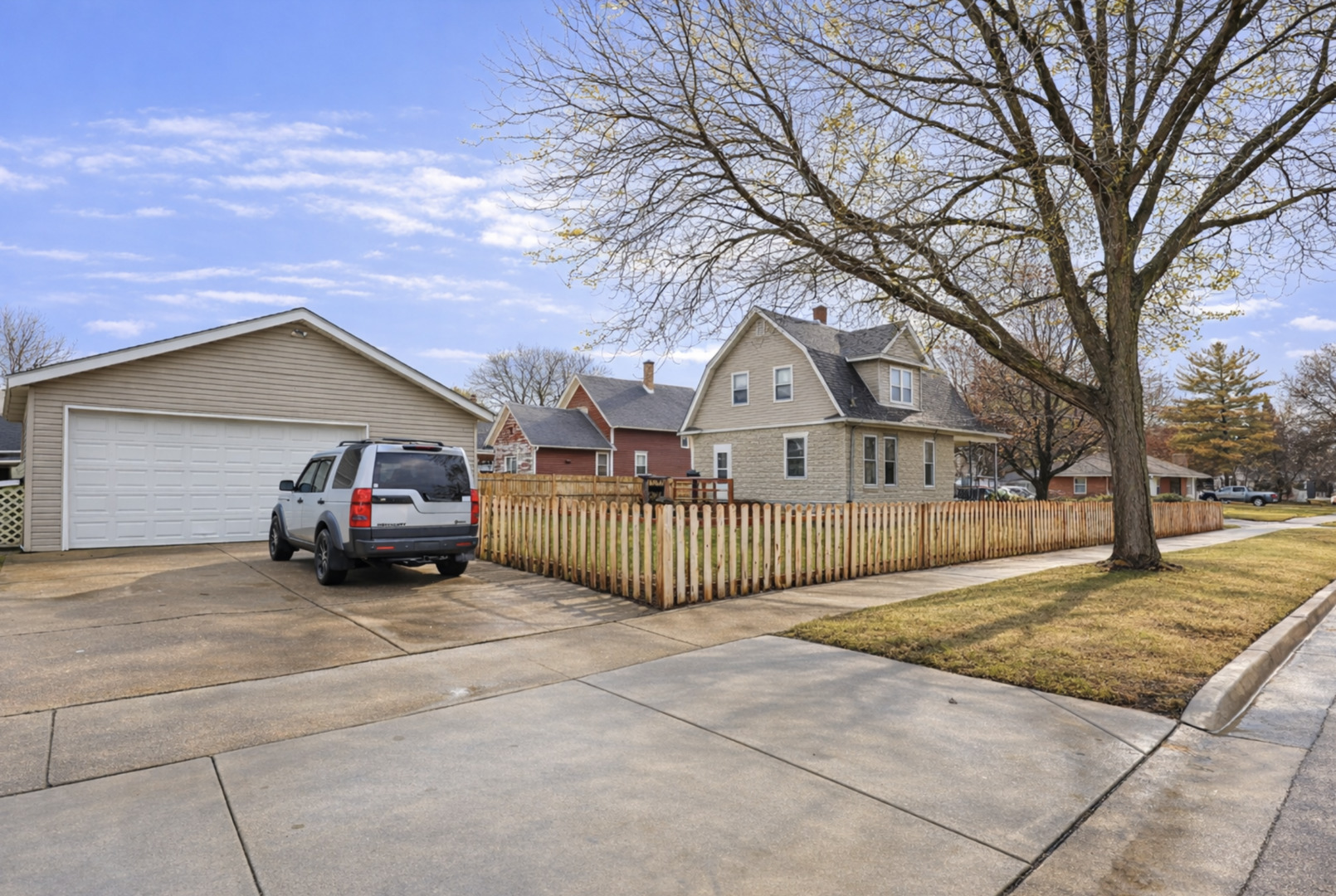 453 Orchard Street Elgin, IL 60123 - Photo 4 of 22