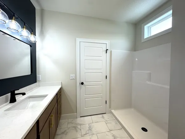 $469,900 | 4743 Willow Circle, Davenport, IA 52806