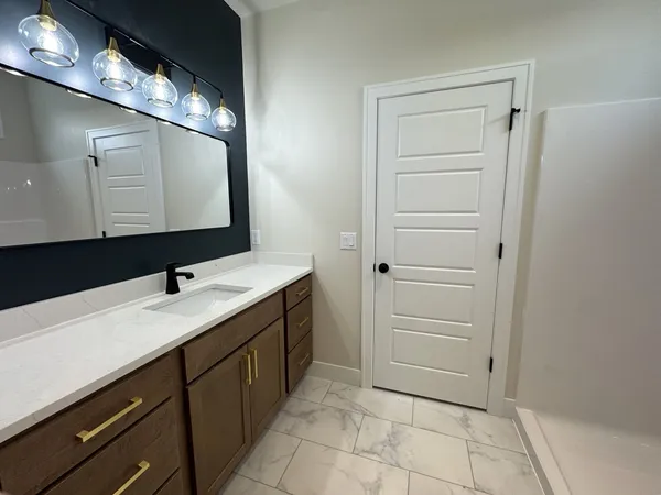 $469,900 | 4743 Willow Circle, Davenport, IA 52806