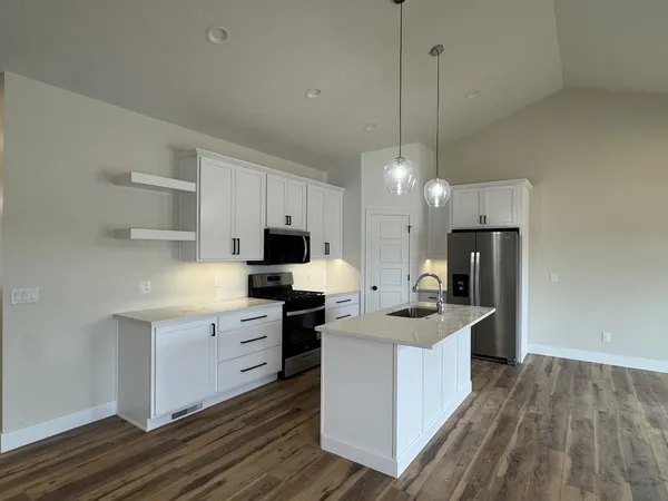 $469,900 | 4743 Willow Circle, Davenport, IA 52806