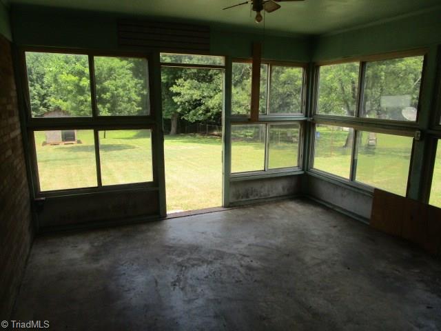 618 Kenneth Road Greensboro, NC 27455 - Photo 6 of 7 Gallery Image 6