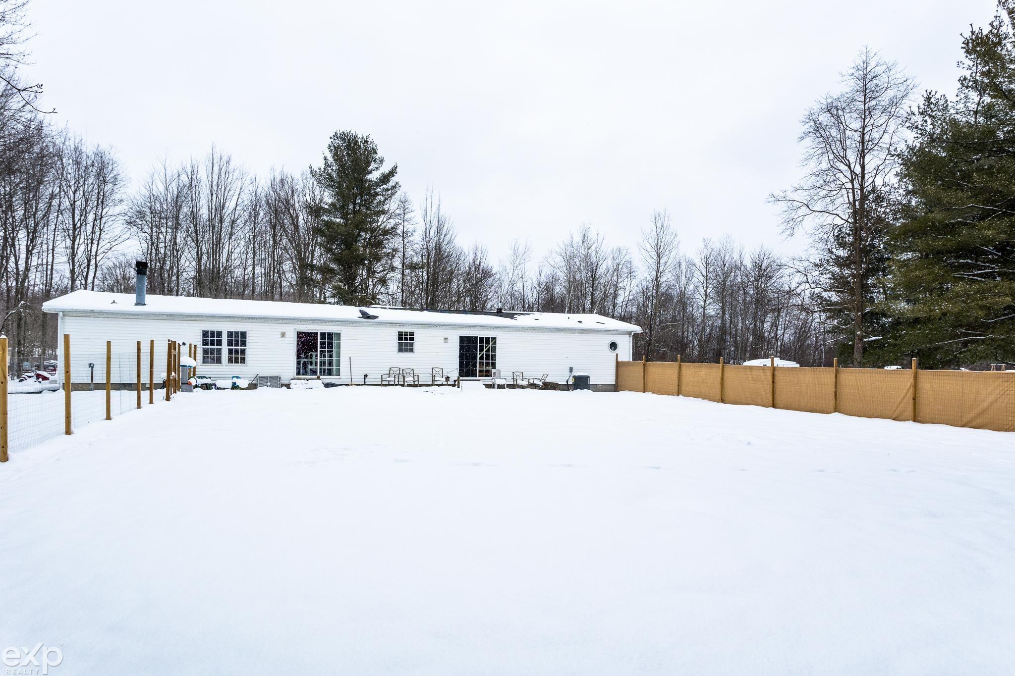 8281 Ravenswood Road Goodells, MI 48027 - Photo 38 of 41 50100603-38.JPG