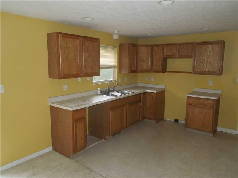 189 Profio Road McDonald, PA 15057 - Photo 9 of 25 Kitchen.