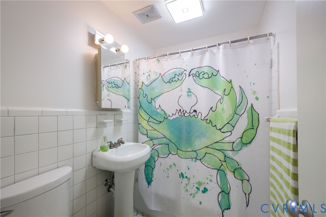 9129 Derbyshire Road, Unit E Henrico, VA 23229 - Photo 27 of 36 Bathroom