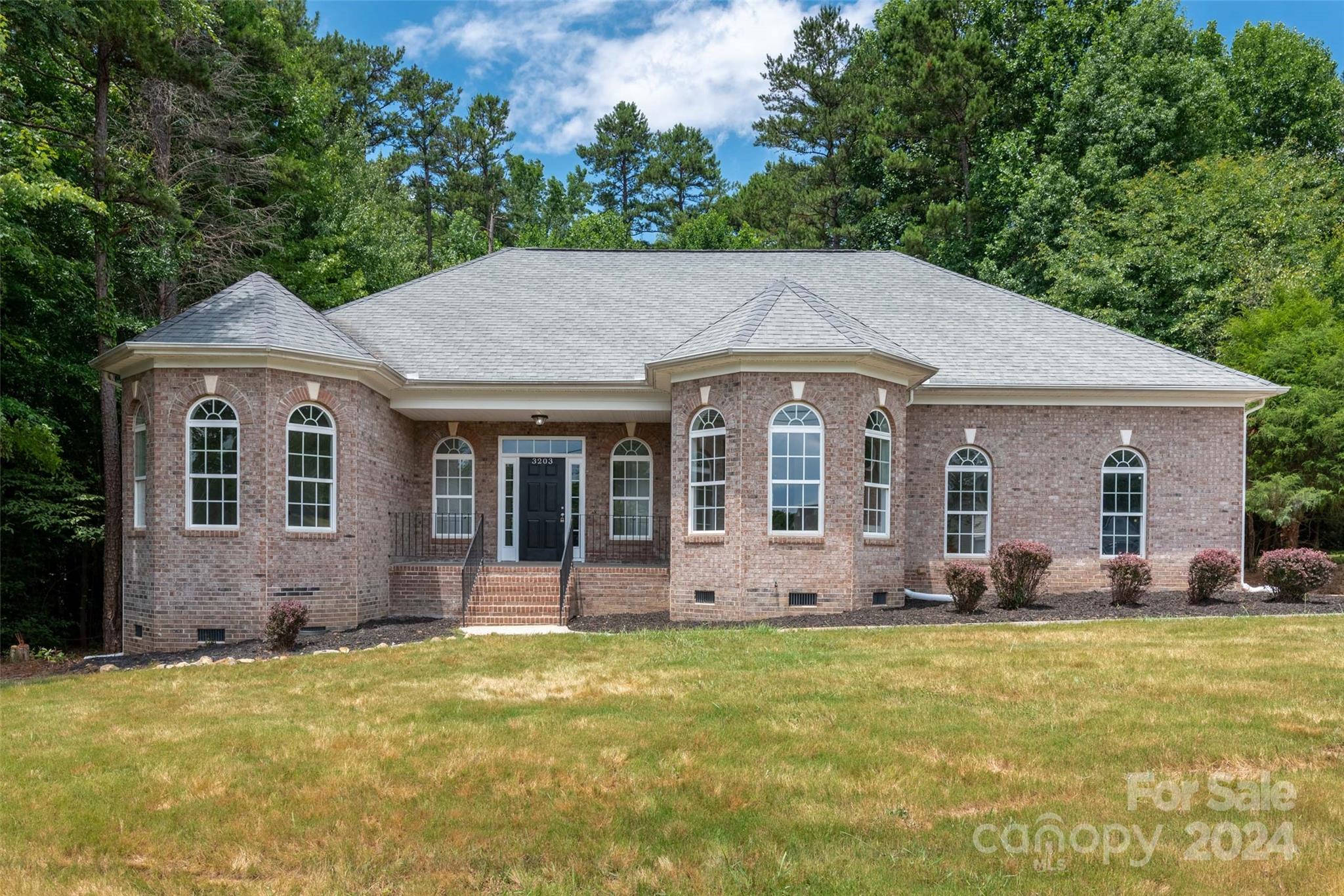 3203 Kelly Road Charlotte, NC 28216 - Photo 1 of 26 Gallery Image 1