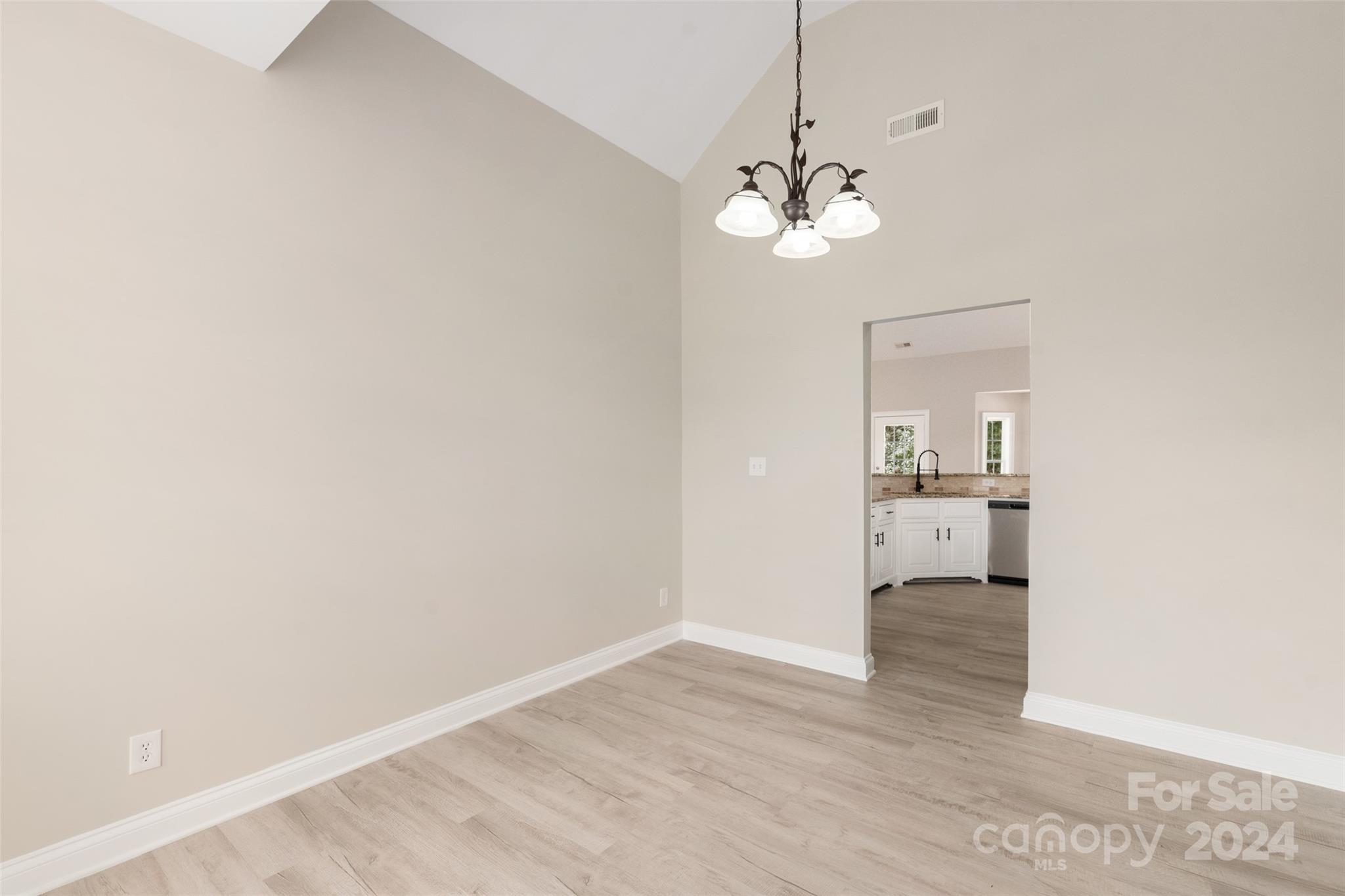 3203 Kelly Road Charlotte, NC 28216 - Photo 16 of 26 Gallery Image 16