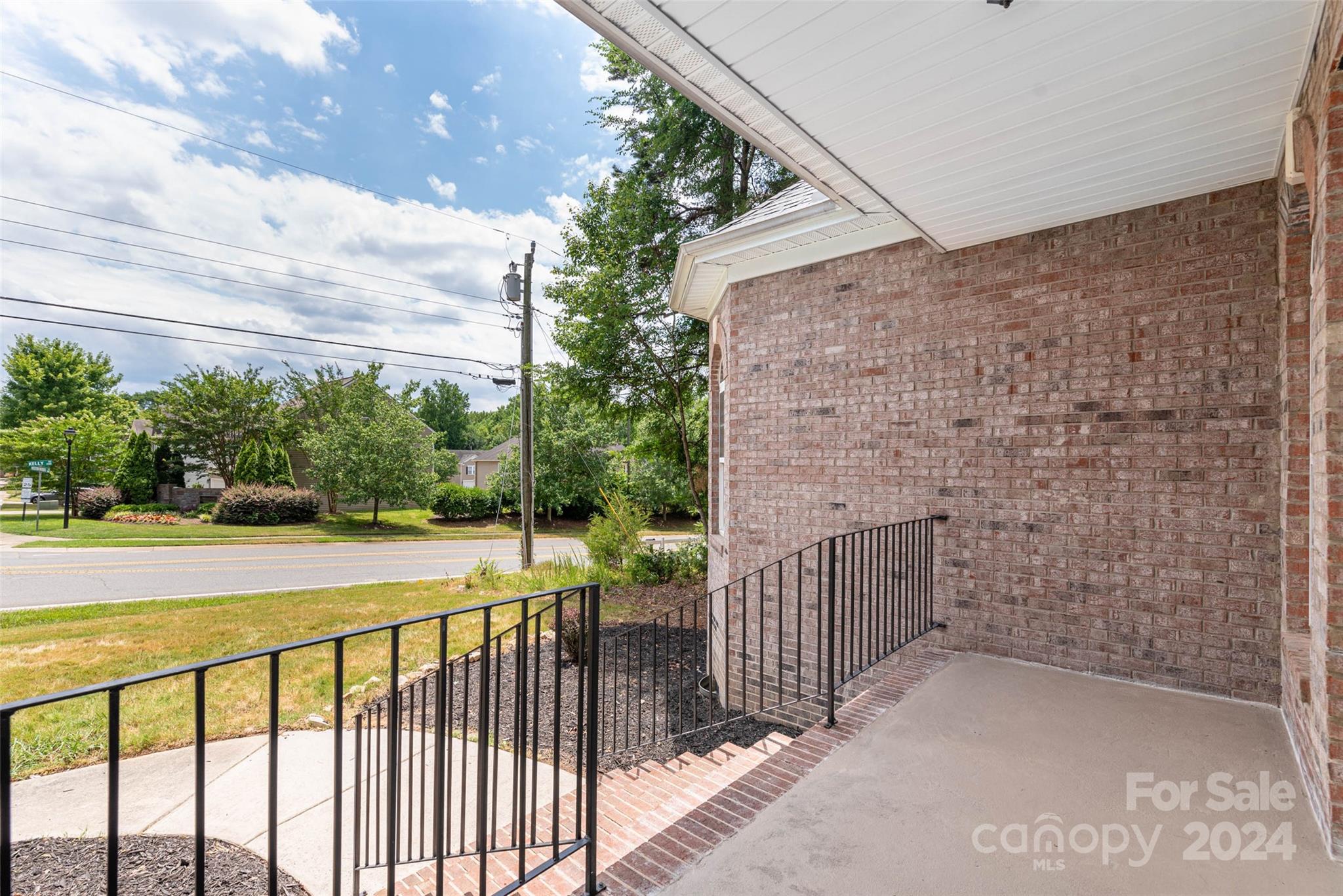 3203 Kelly Road Charlotte, NC 28216 - Photo 3 of 26 Gallery Image 3