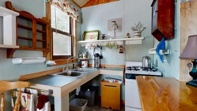 $389,900 | 15 Hamlin Loop, Harmony, ME 04942