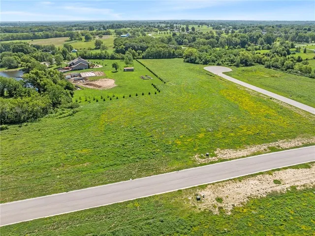 $255,000 | 13315 Winner's Circle, Smithville, MO 64089