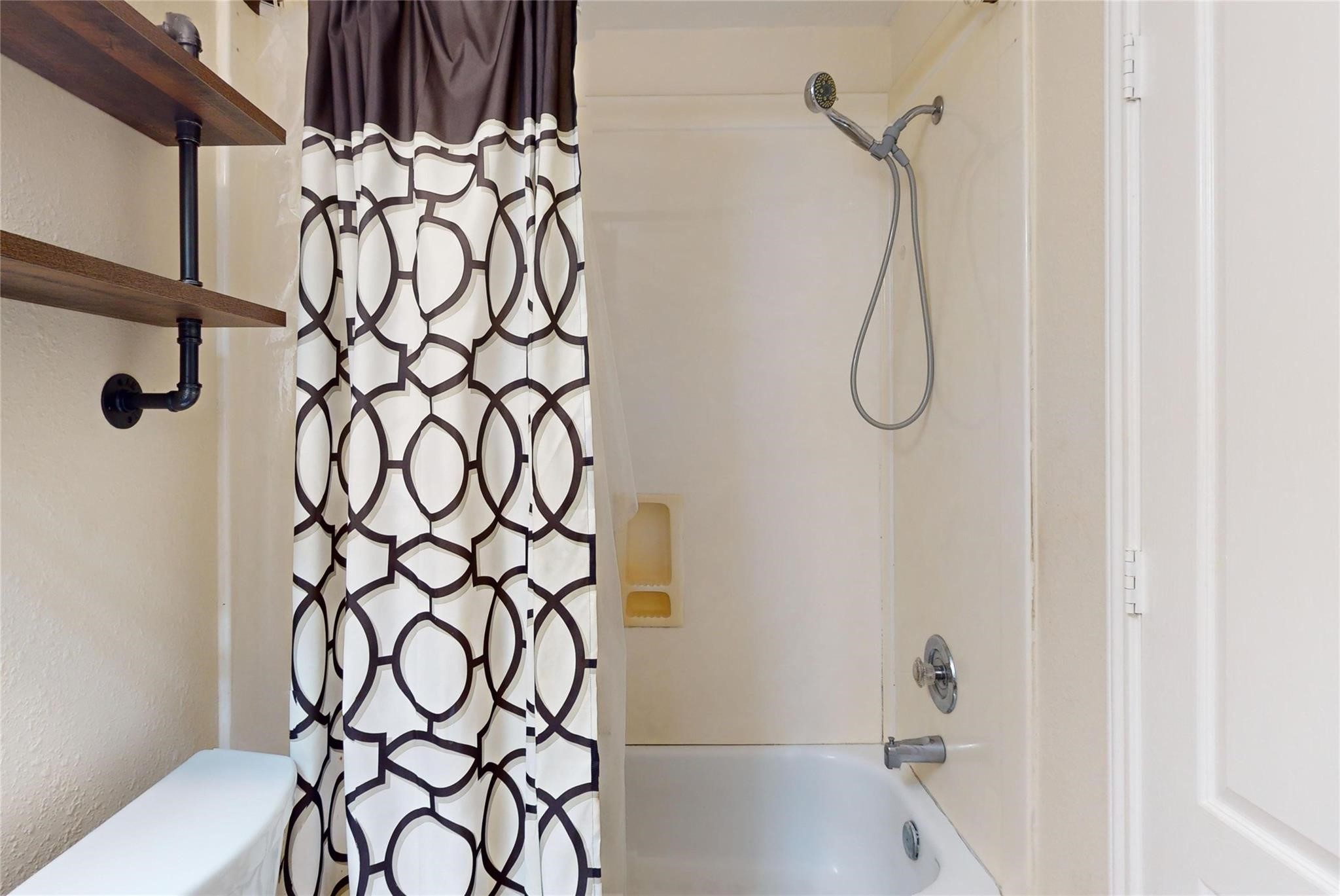 6014 Knollwood Trail Spring, TX 77373 - Photo 27 of 31 Tub shower Combination Not renovated