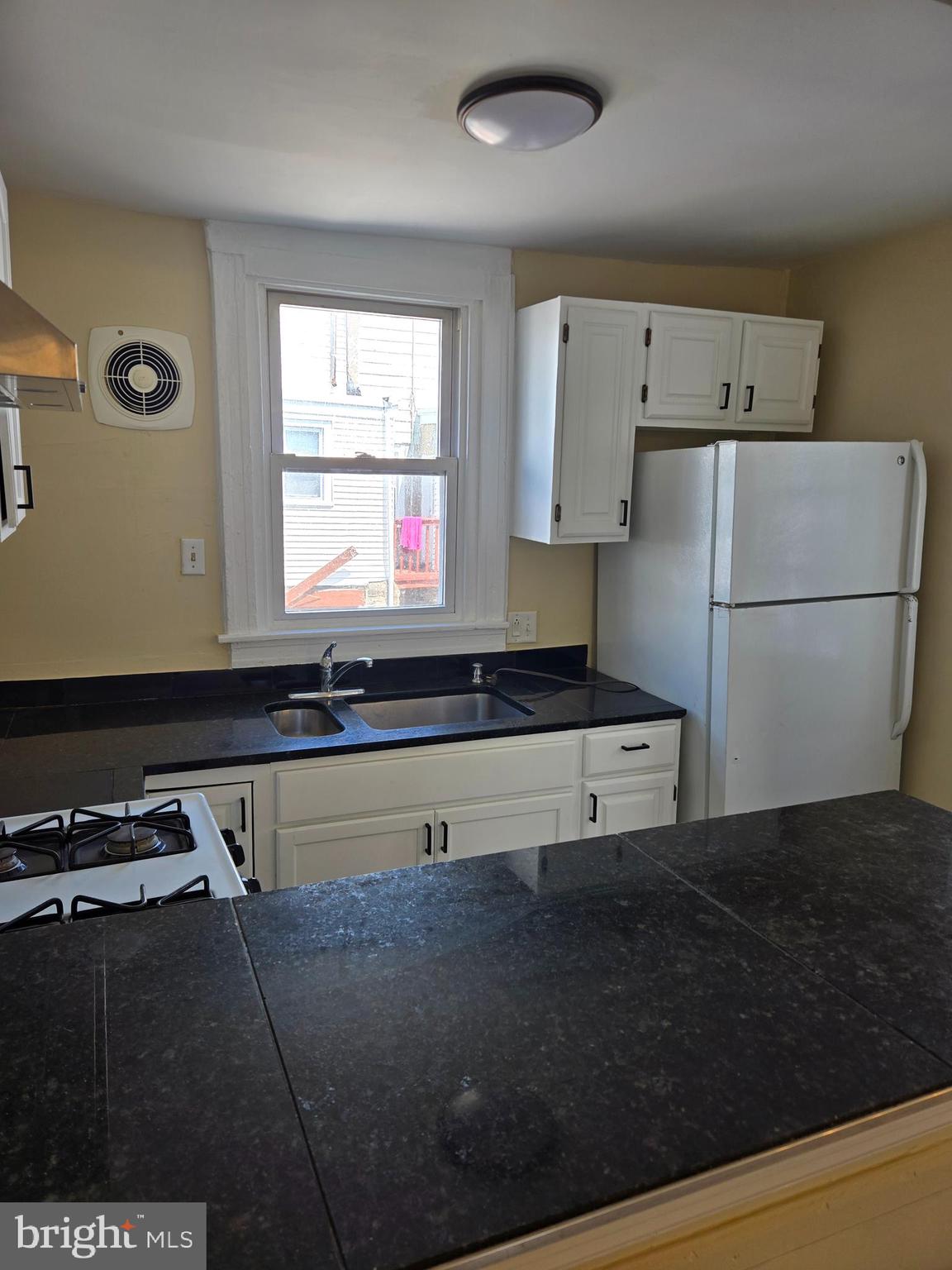 7129 Seaford Road Upper Darby, PA 19082 - Photo 9 of 13
