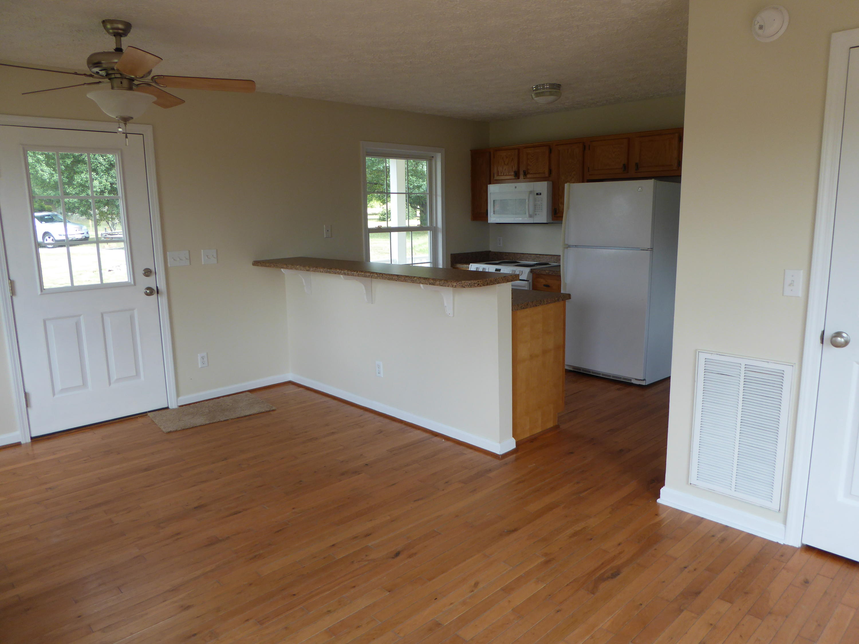127 Farm View Road Glade Hill, VA 24092 - Photo 13 of 28 13 Living Room