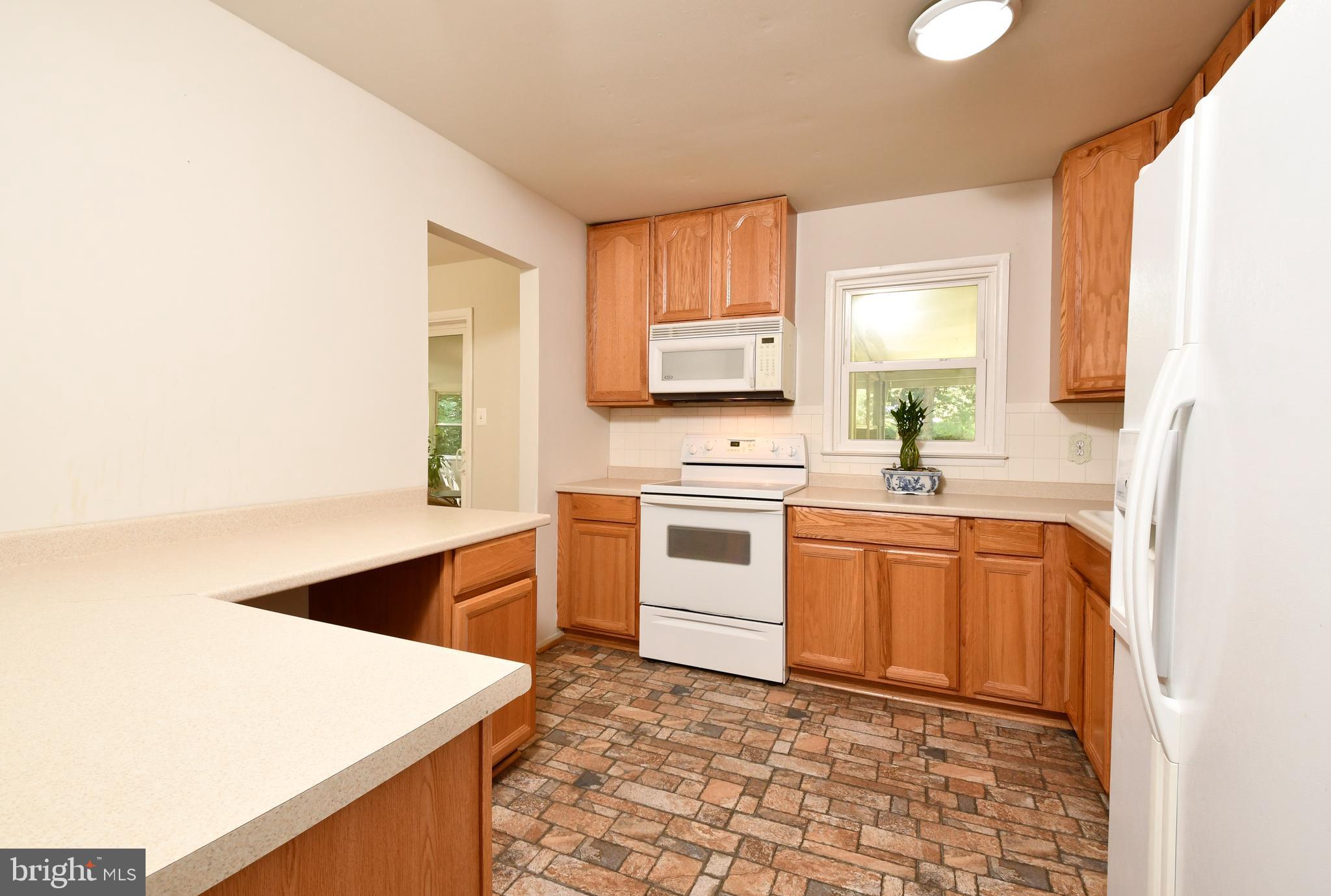 13222 Delaney Road Woodbridge, VA 22193 - Photo 11 of 41 Gallery Image 11