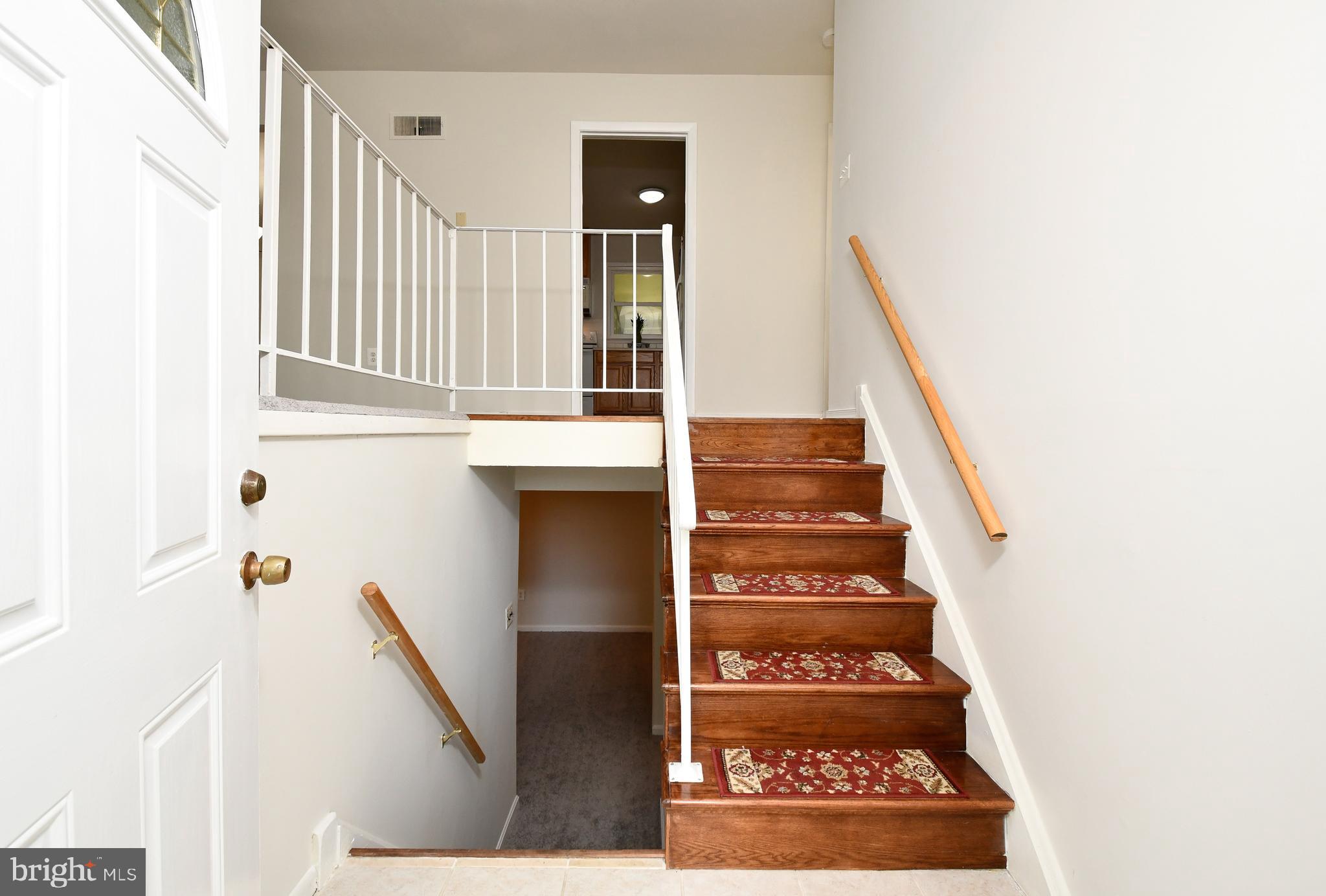 13222 Delaney Road Woodbridge, VA 22193 - Photo 4 of 41 Gallery Image 4