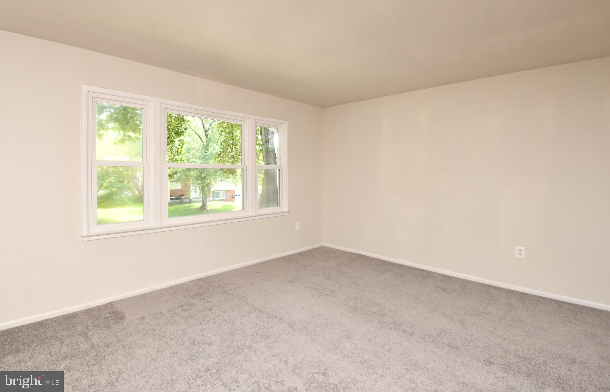 13222 Delaney Road Woodbridge, VA 22193 - Photo 7 of 41 Gallery Image 7
