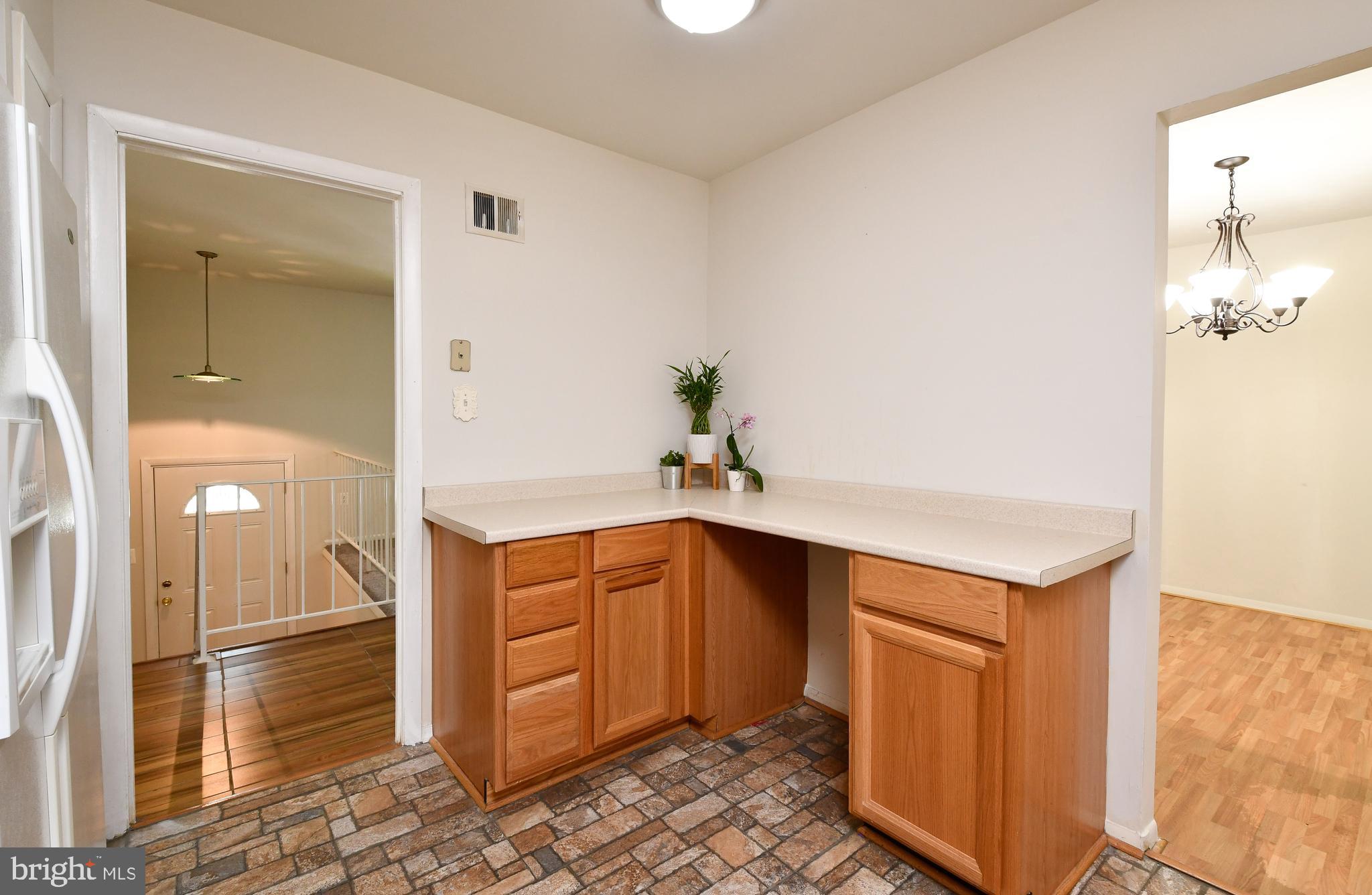 13222 Delaney Road Woodbridge, VA 22193 - Photo 10 of 41 Gallery Image 10