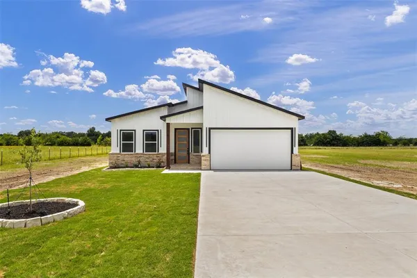 $445,000 | 5522 County Road 3521, Quinlan, TX 75474