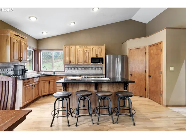 $925,000 | 31080 South Dhooghe Road, Colton, OR 97017