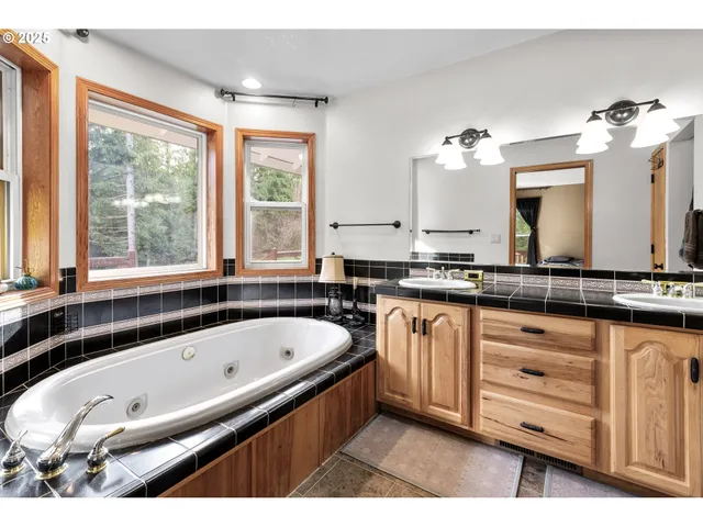 $925,000 | 31080 South Dhooghe Road, Colton, OR 97017