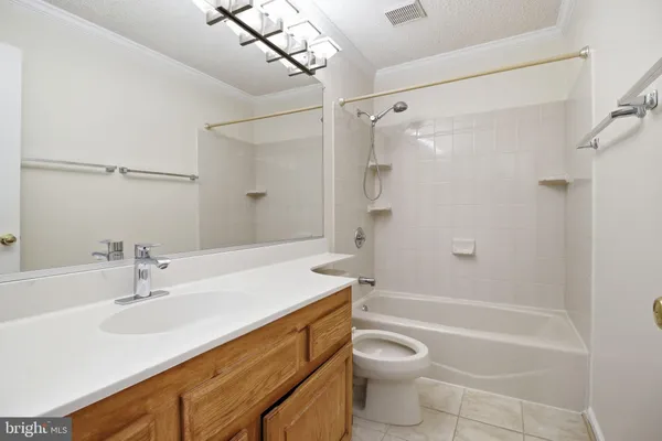 a view of empty room with windows