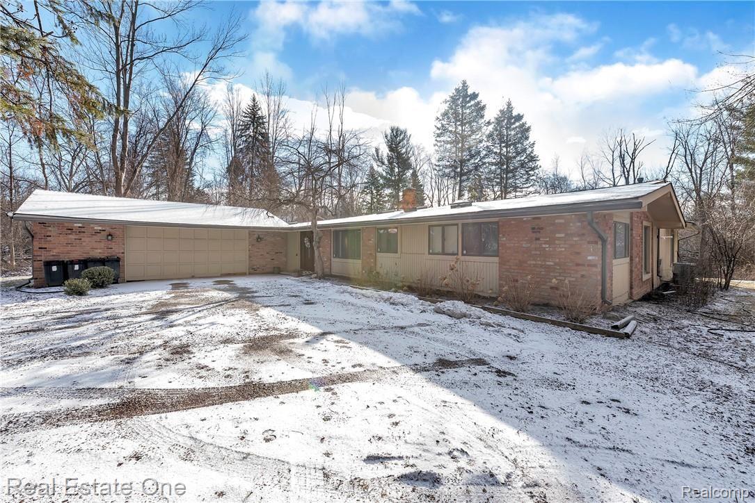 4879 Quarton Road Bloomfield Hills, MI 48301 - Photo 58 of 59 4879-Quarton-Rd-Bloomfield-Hills-MI-48301-windowstill-4.jpg