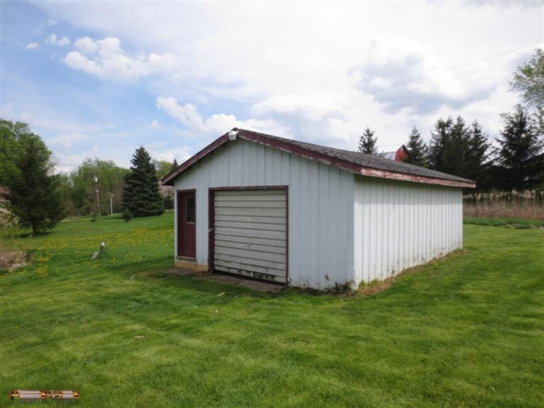 11851 North Adams Road North Adams, MI 49262 - Photo 3 of 10 Additional Photo