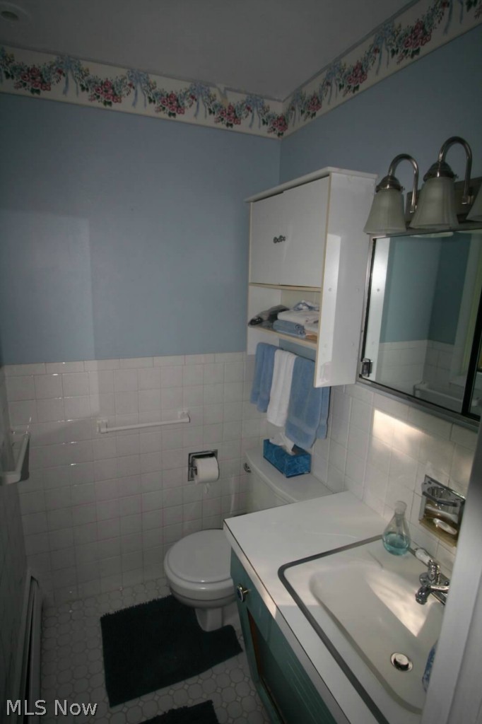 3512 Fenley Road Cleveland, OH 44121 - Photo 3 of 25 Gallery Image 3