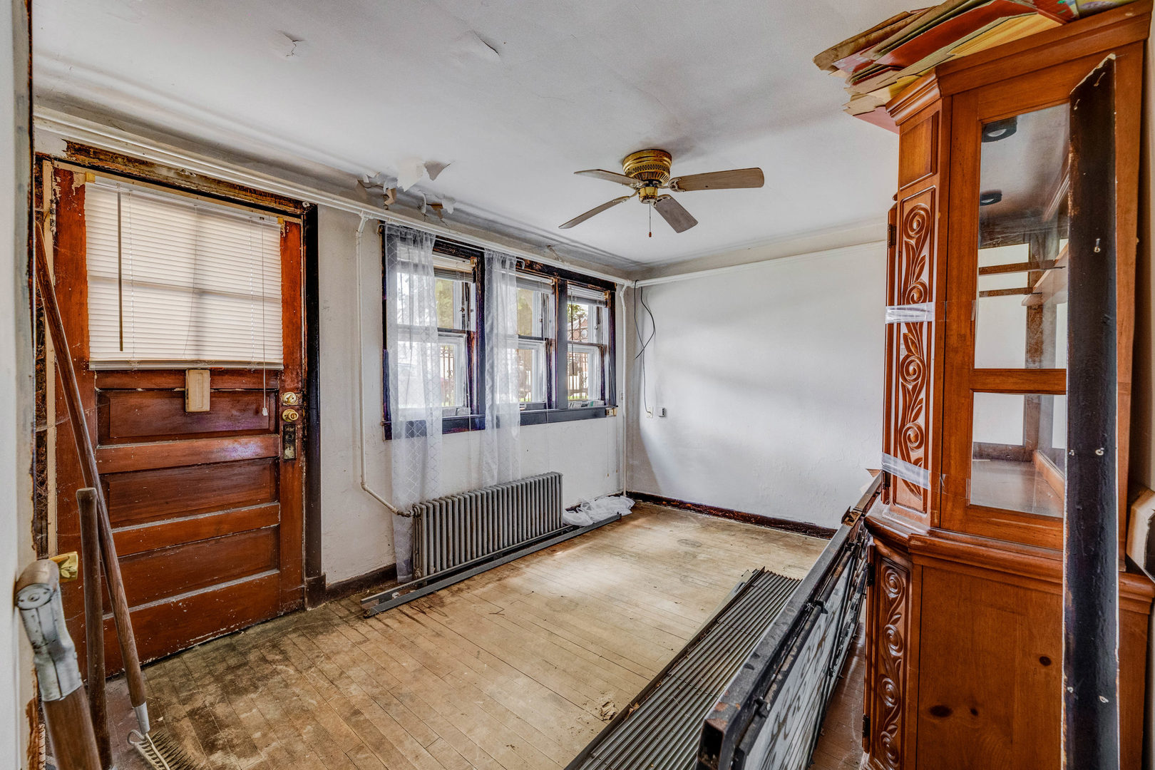 5232 West 51st Street Chicago, IL 60638 - Photo 11 of 28 a view of an empty room