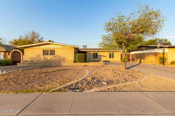 $3,600 | 2109 South Stanley Place, Tempe, AZ 85282