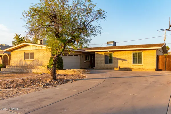 $3,600 | 2109 South Stanley Place, Tempe, AZ 85282
