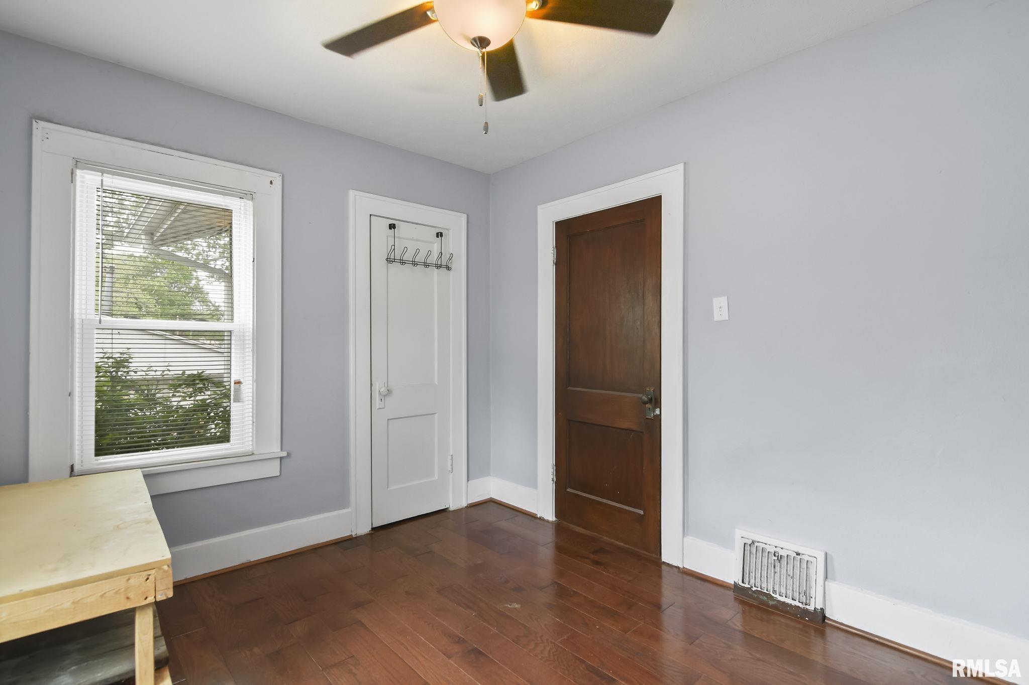 2120 North 8th Street Springfield, IL 62702 - Photo 15 of 31