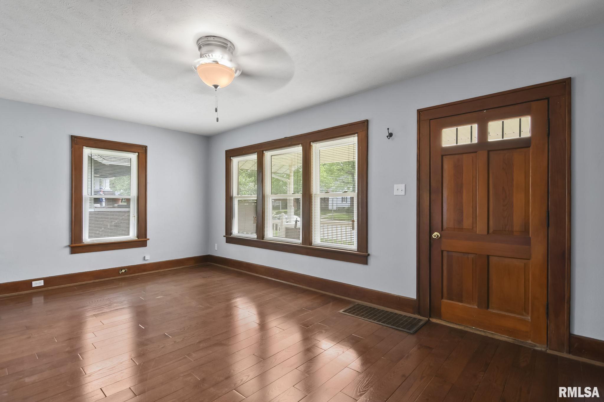 2120 North 8th Street Springfield, IL 62702 - Photo 6 of 31