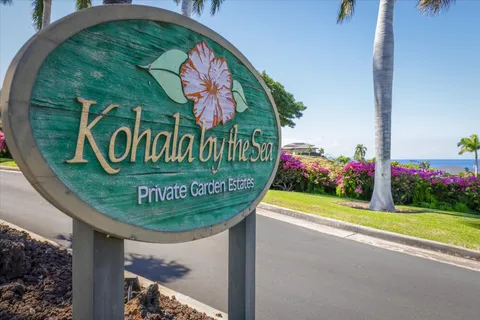 a sign on the side of the wall