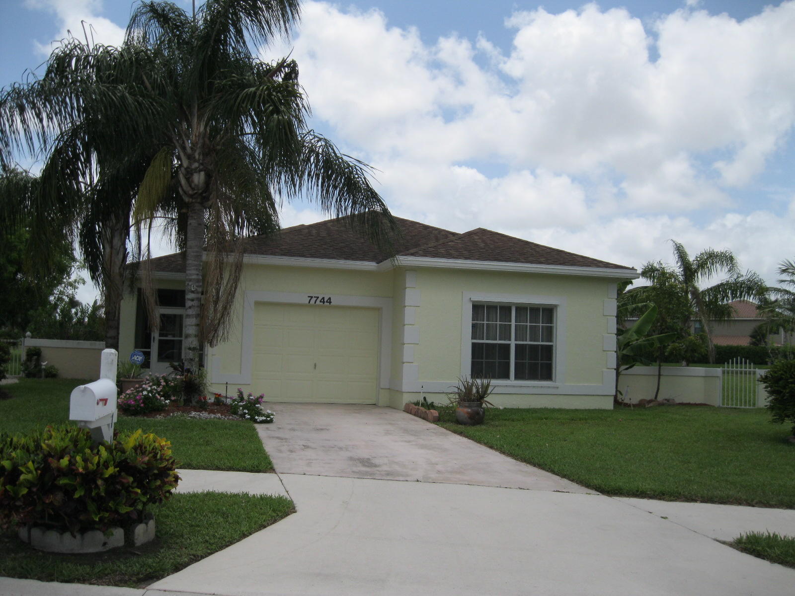 7744 Mansfield Hollow Road Delray Beach, FL 33446 - Photo 3 of 65 Ext. front 6