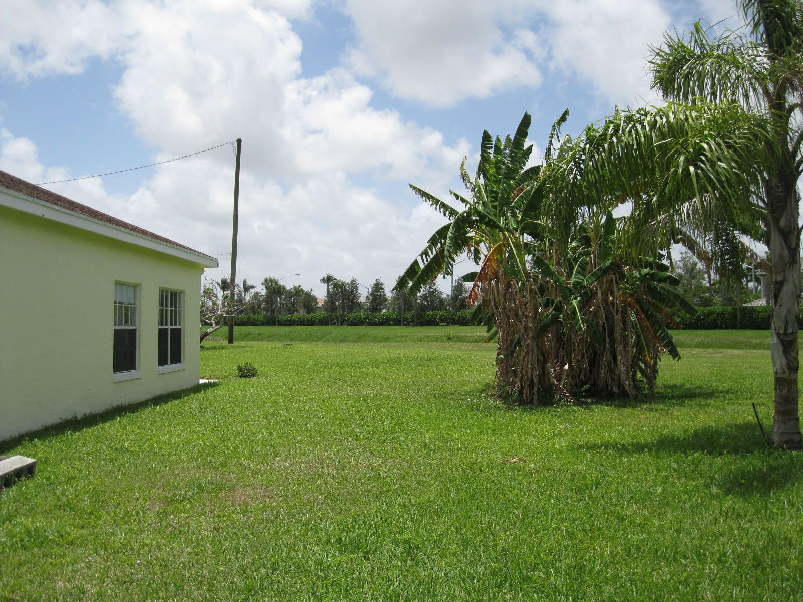 7744 Mansfield Hollow Road Delray Beach, FL 33446 - Photo 46 of 65 Side yard 1
