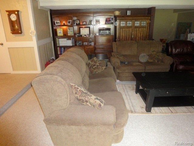 1641 North Rochester Road Oakland, MI 48363 - Photo 7 of 23 Living