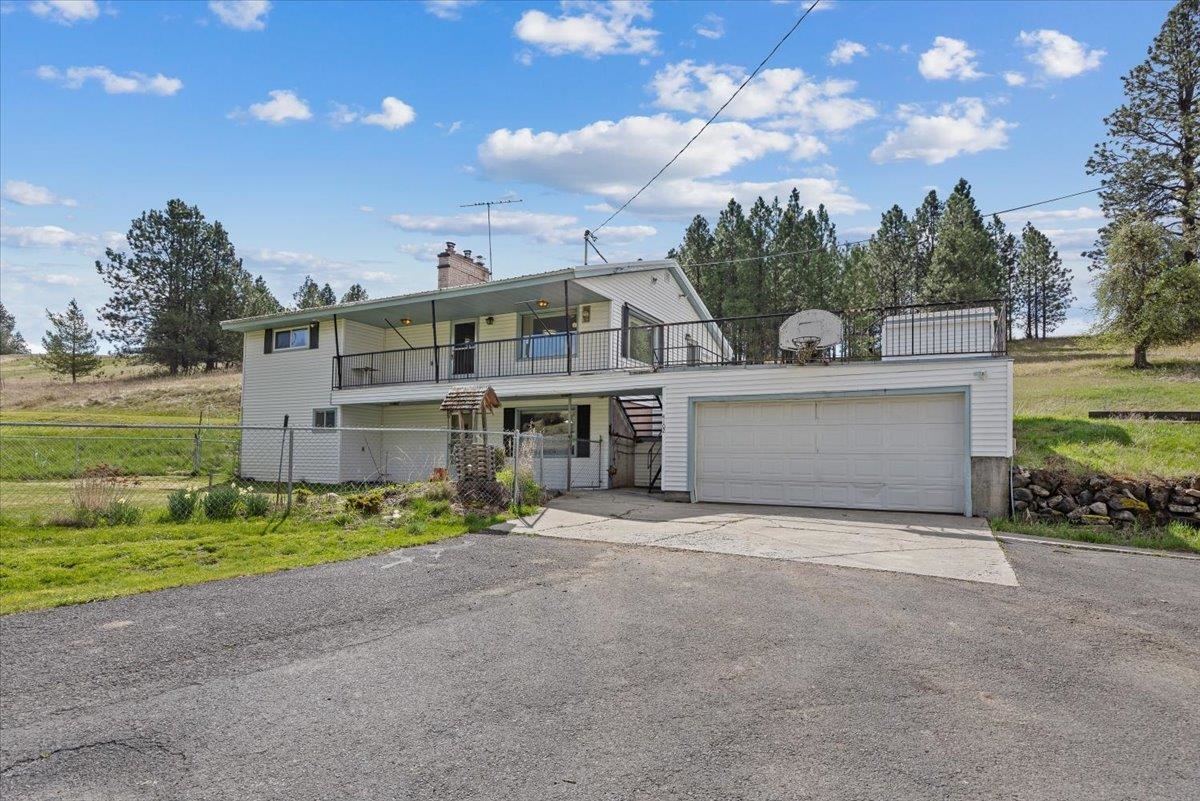 4102 East Jamieson Road Spokane, WA 99223 - Photo 2 of 44