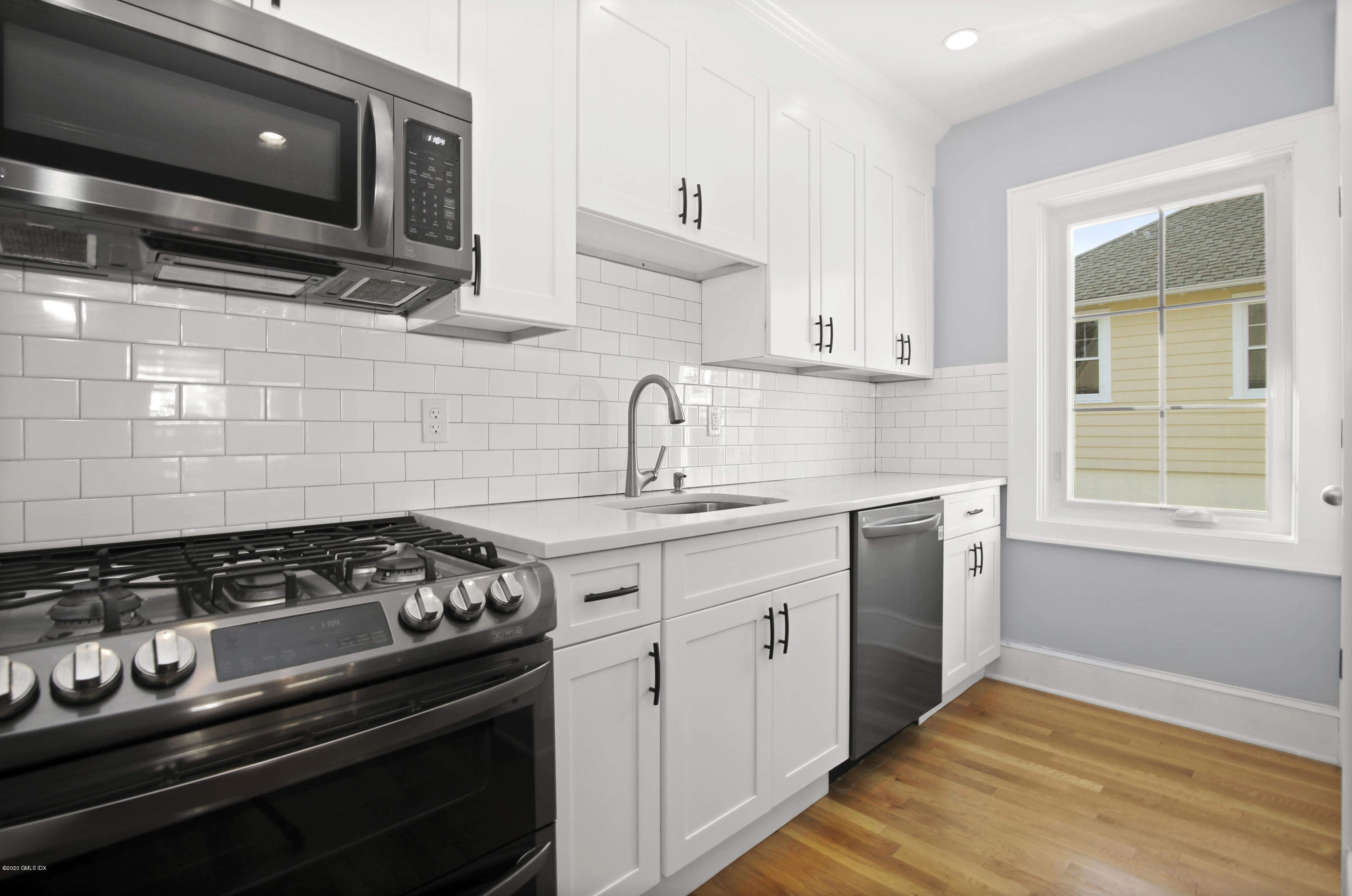 69 View Street West, Unit WEST Greenwich, CT 06830 - Photo 7 of 43 014