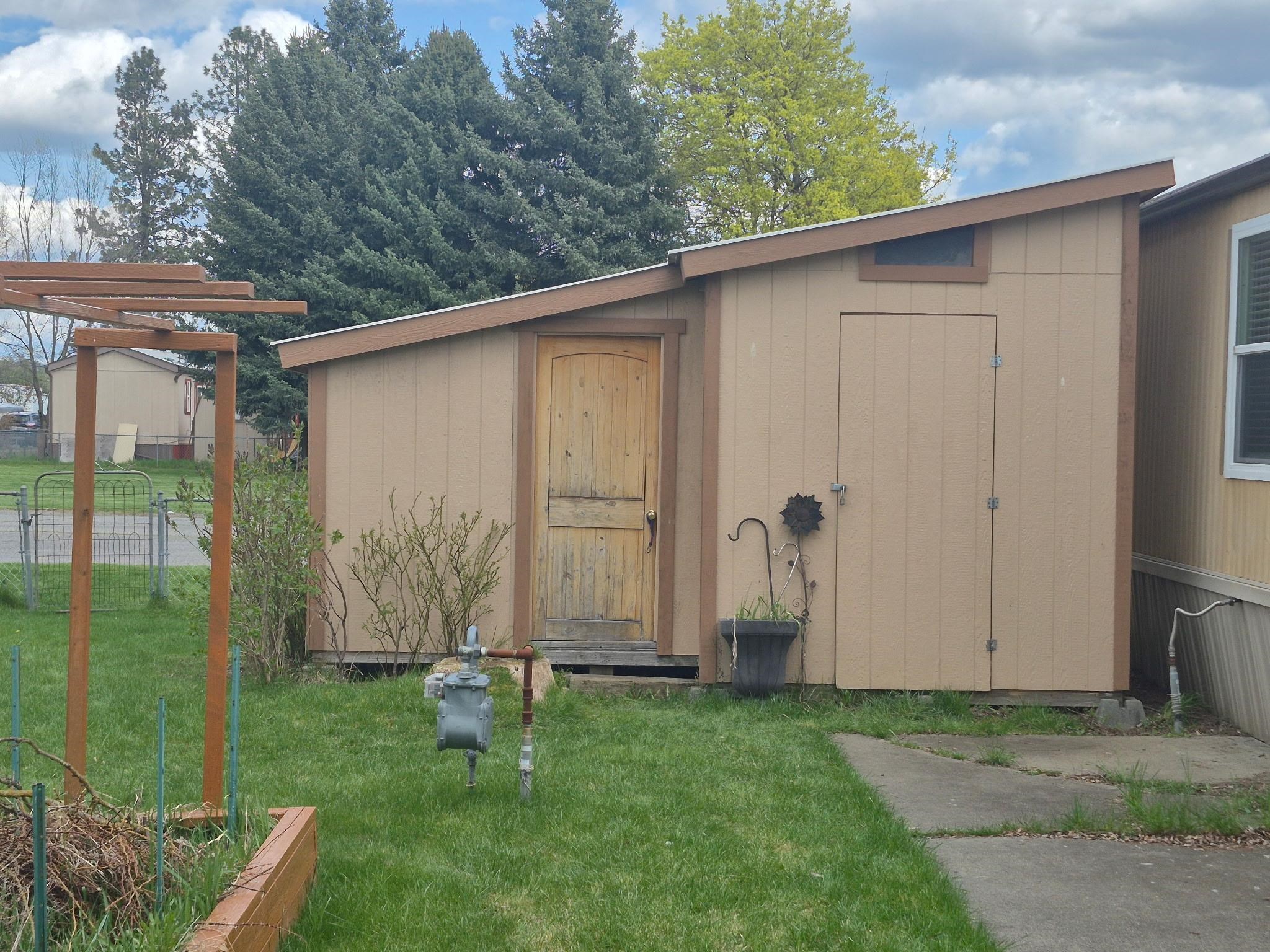 3925 East Farwell Road, Unit 10 Mead, WA 99021 - Photo 3 of 31