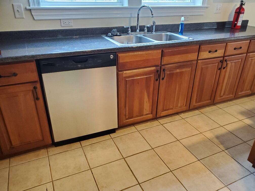 375 Billings Road Hermon, ME 04401 - Photo 6 of 35 kitchen