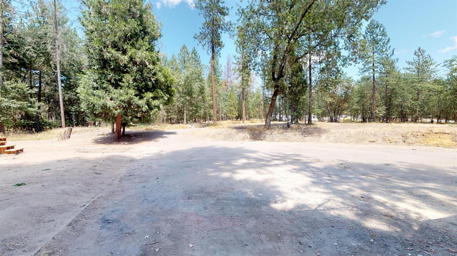 2753 Russell Road Grants Pass, OR 97526 - Photo 22 of 26 Front yard