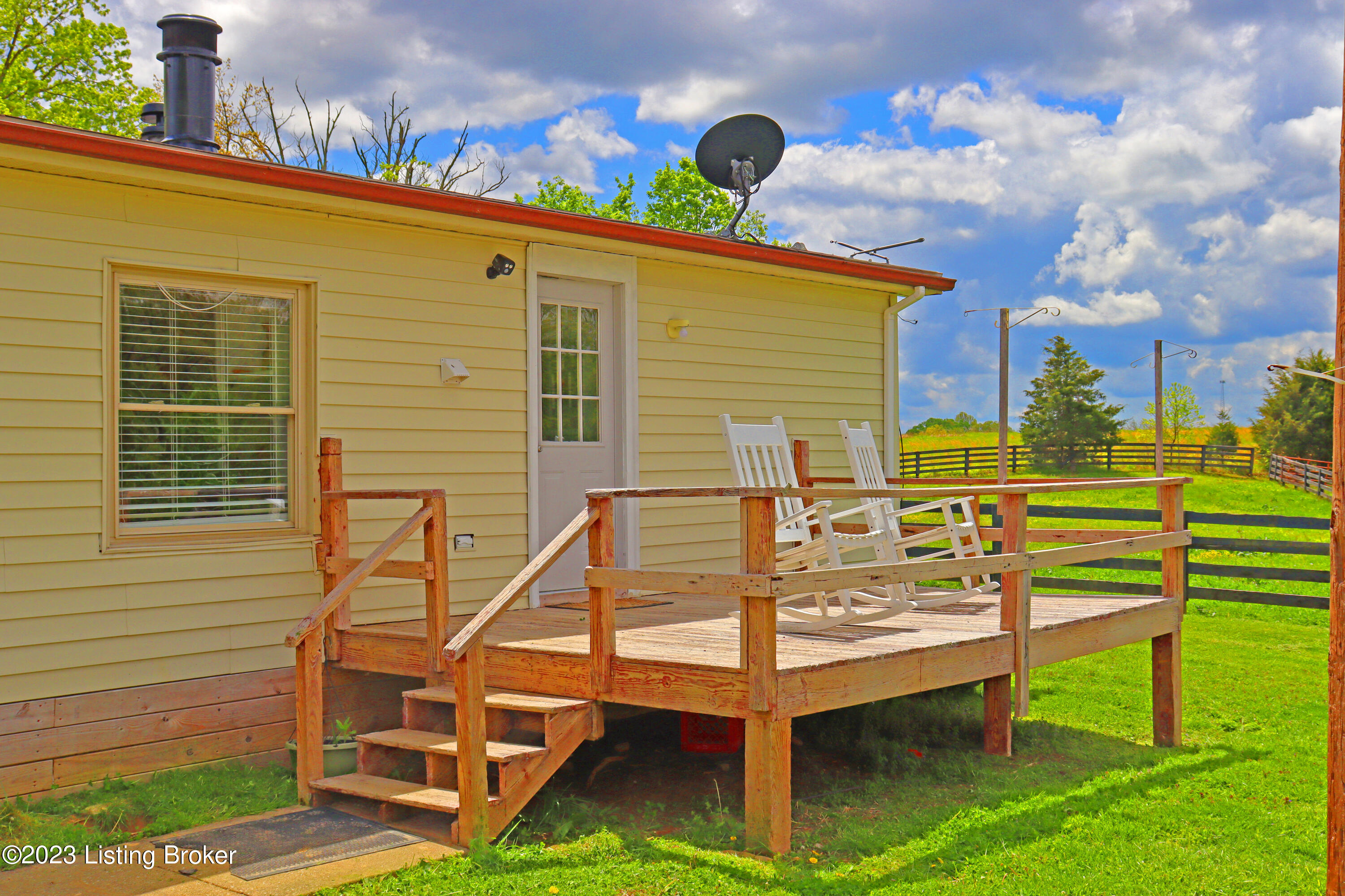 1771 Lebanon Ridge Road Bagdad, KY 40003 - Photo 24 of 65 Back Porch