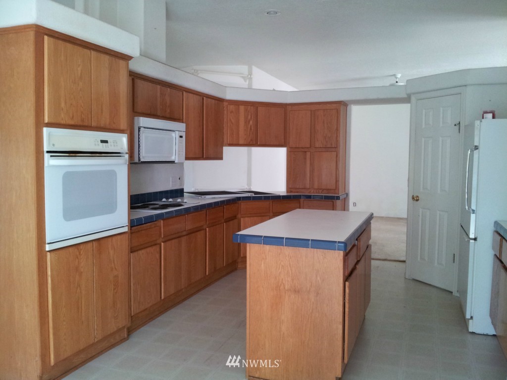 81 West Sunny Sands Road Cathlamet, WA 98612 - Photo 4 of 10 Gallery Image 4