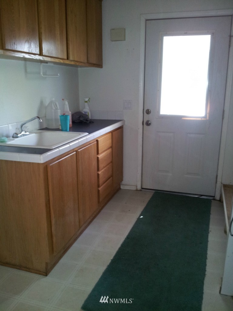 81 West Sunny Sands Road Cathlamet, WA 98612 - Photo 6 of 10 Gallery Image 6