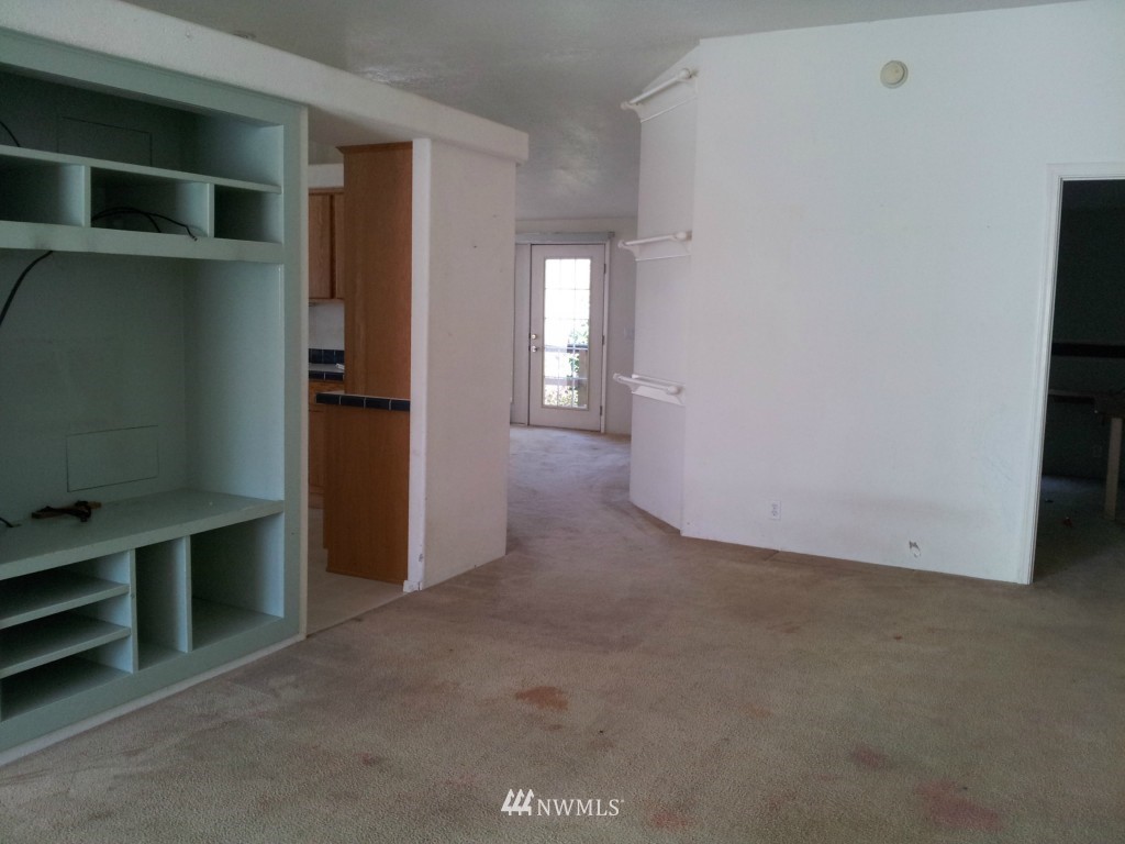 81 West Sunny Sands Road Cathlamet, WA 98612 - Photo 8 of 10 Gallery Image 8