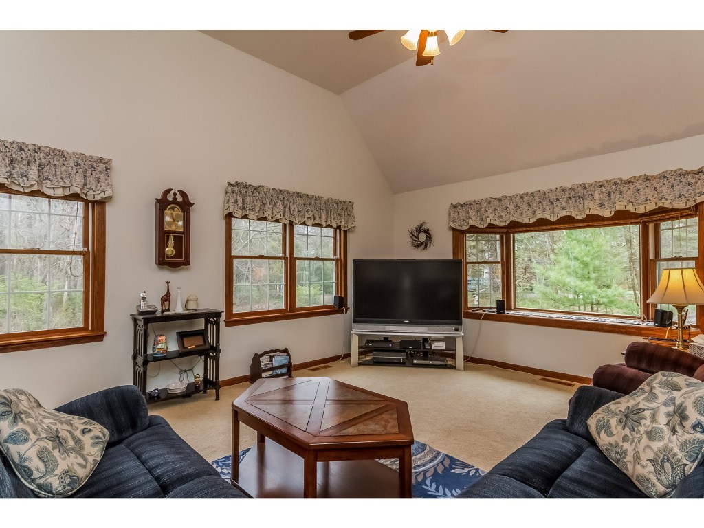 33 Woodward Road Merrimack, NH 03054 - Photo 3 of 36