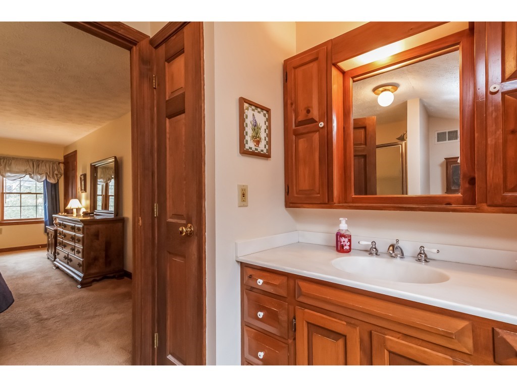 33 Woodward Road Merrimack, NH 03054 - Photo 21 of 36