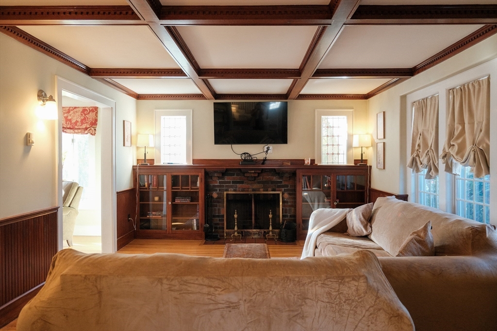 11 Whitney Road Medford, MA 02155 - Photo 8 of 28 Gallery Image 8