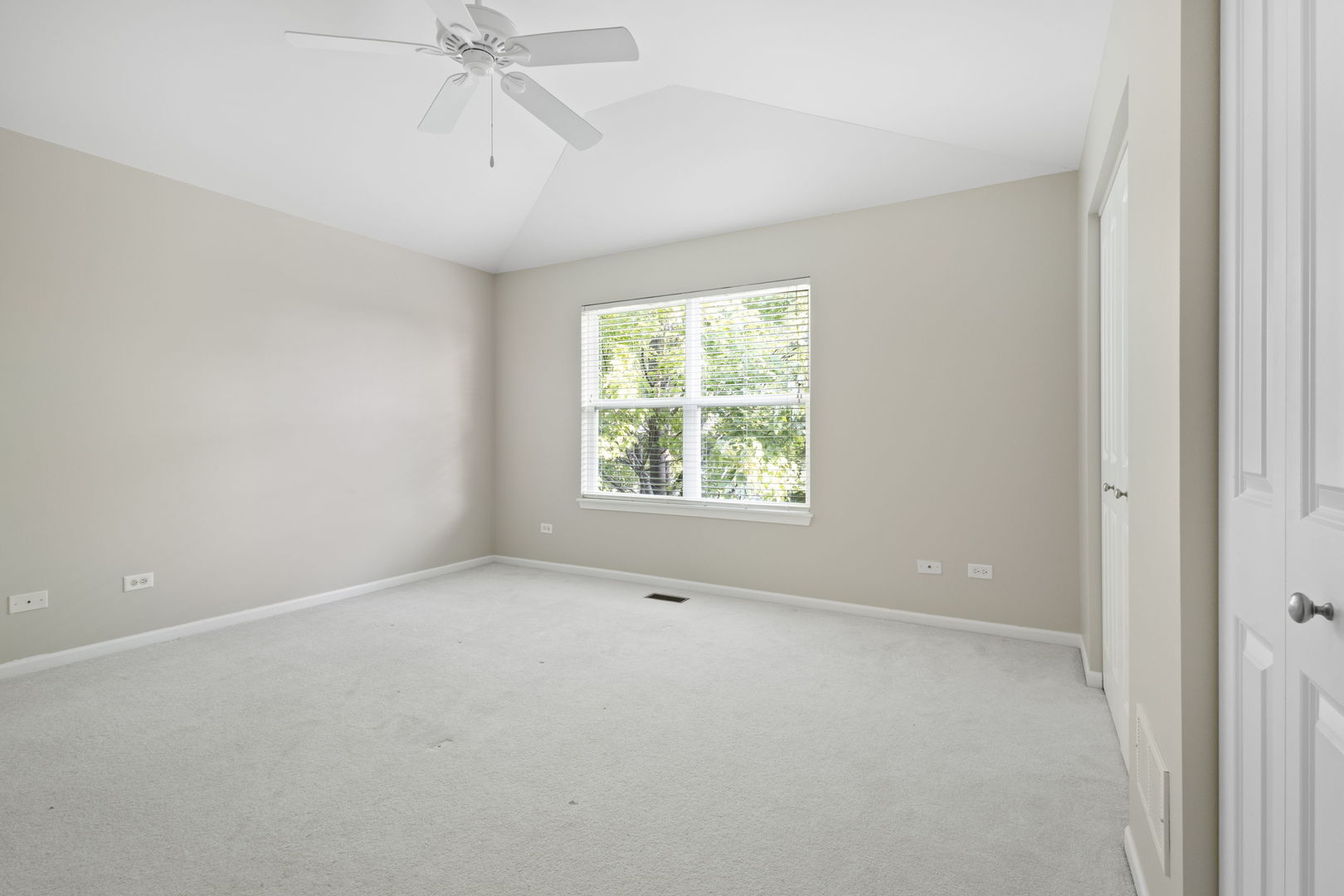 115 Clover Drive Sugar Grove, IL 60554 - Photo 12 of 18